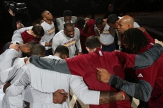 Ικετεία προς τους Cleveland Cavaliers