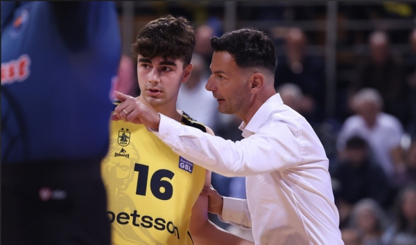 &Omicron;&iota; &pi;&iota;&tau;&sigma;&iota;&rho;&iota;&kappa;ά&delta;&epsilon;&sigmaf; &tau;&omicron;&upsilon; Ά&rho;&eta; &kappa;&alpha;&iota; &tau;&alpha;... &laquo;&beta;ά&lambda;&epsilon; &tau;&omicron;&nu; &mu;&iota;&kappa;&rho;ό!&raquo;